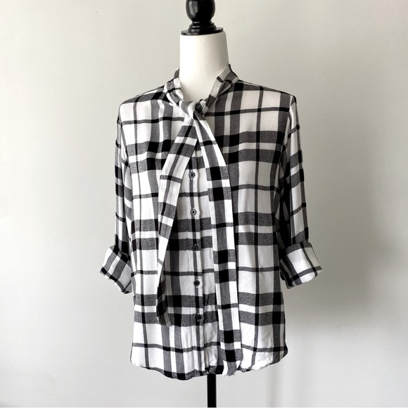 SOLD | BANANA REPUBLIC | Dillon Casual Neck Tie Top - Picture 2 of 12